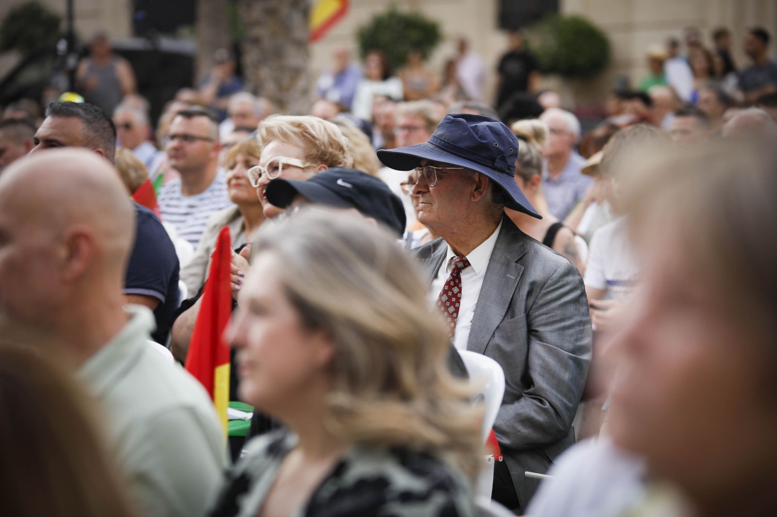 Imágenes de campaña para las elecciones europeas de VOX