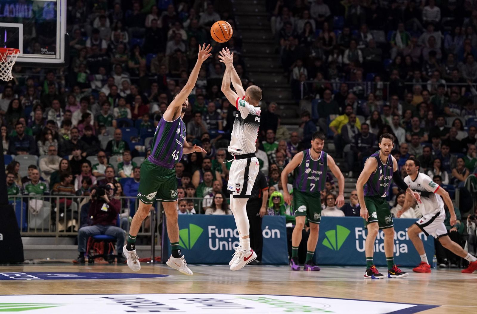 Las imágenes del Unicaja-Covirán Granada