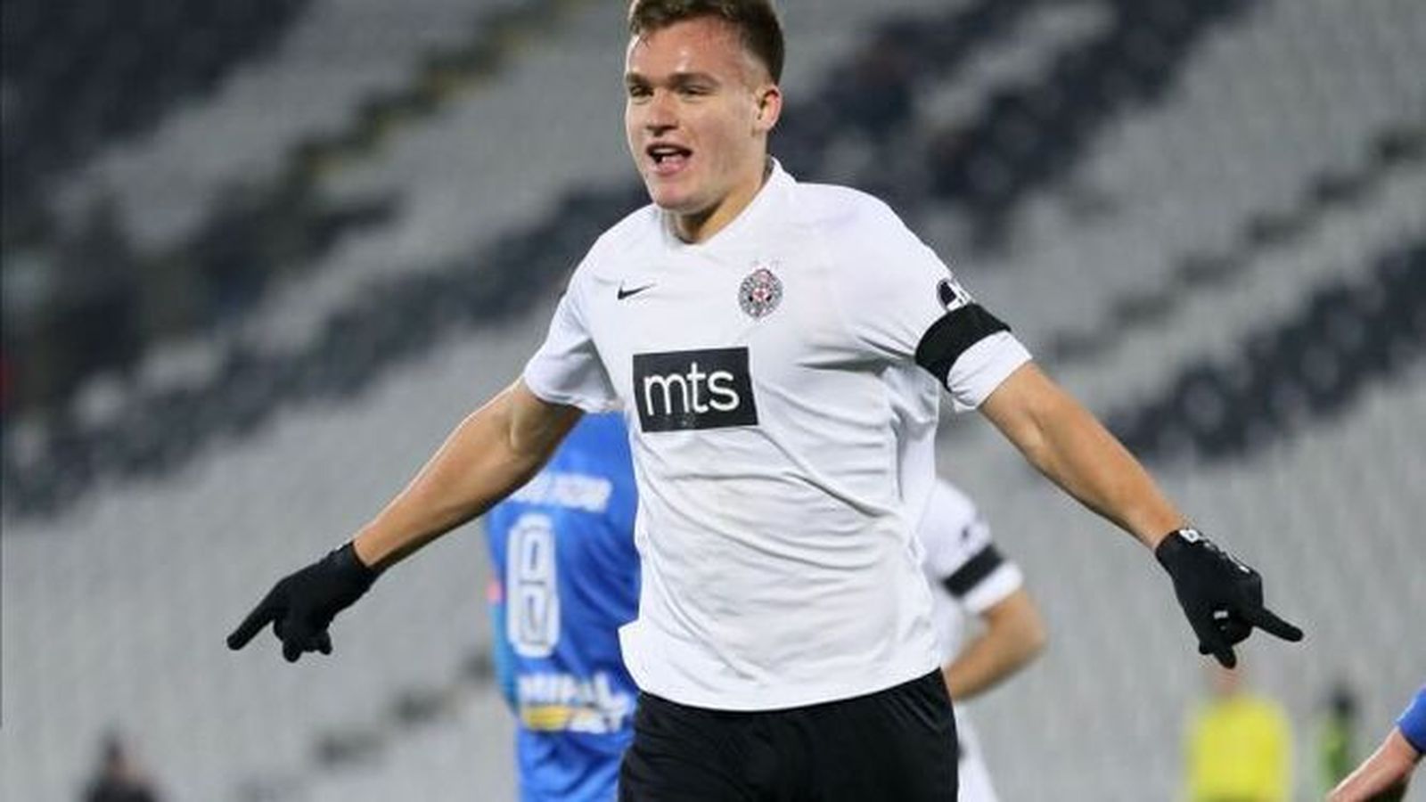 El balcánico mide 1'95 metros