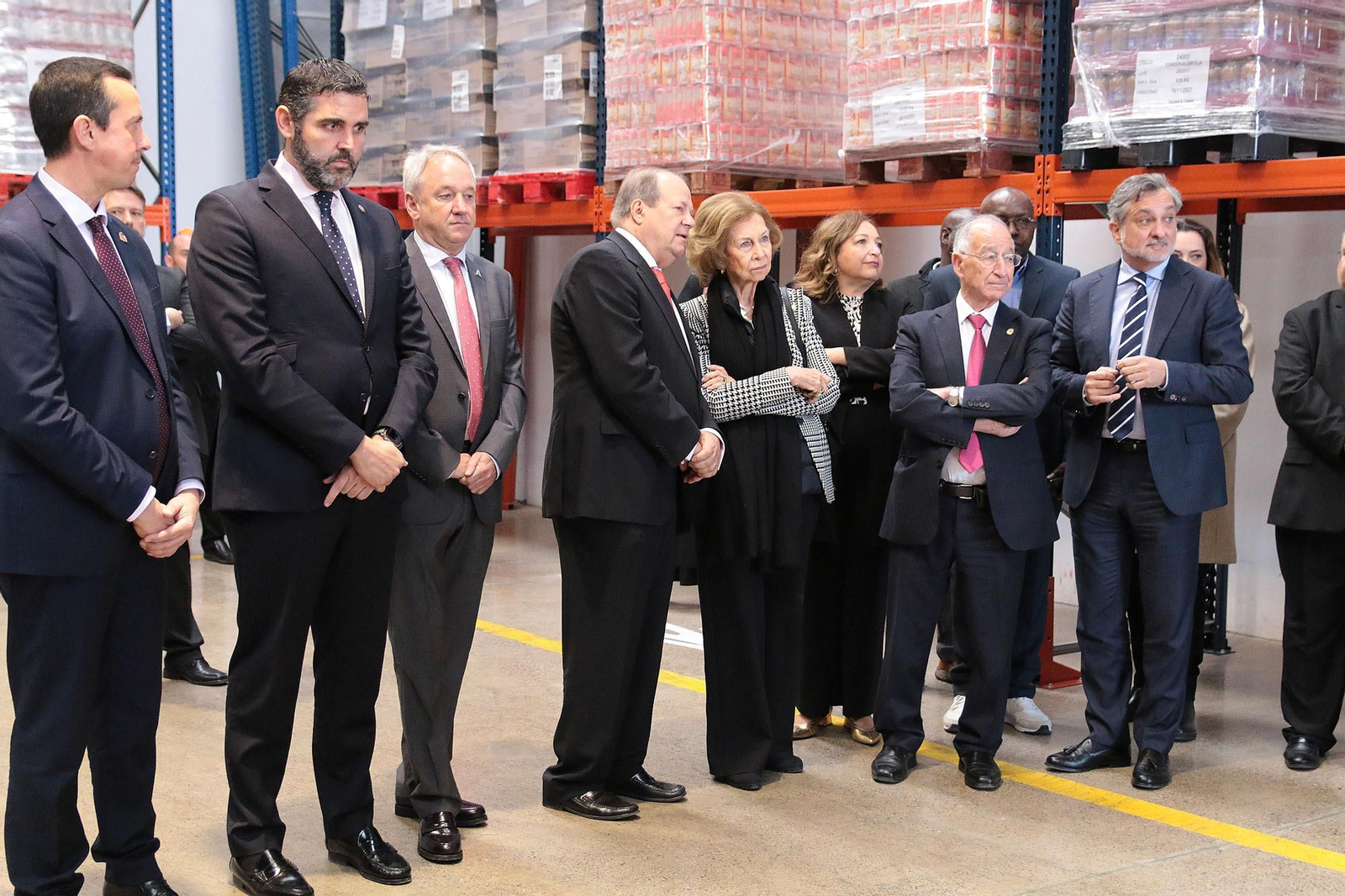 La Reina Sofía visita el Banco de Alimentos de Almería