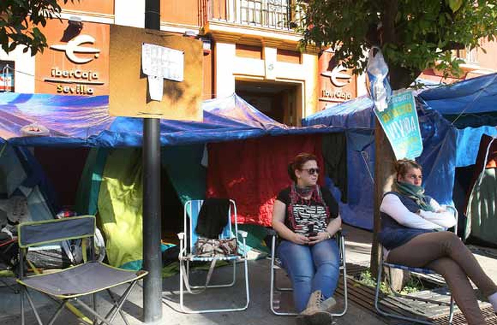Desmantelada la acampada de la Corrala Utopía en San Fernando