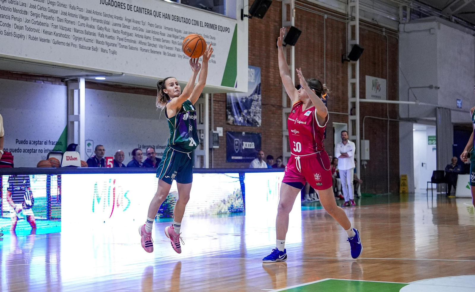 El Unicaja Mijas arrasa en el derbi andaluz al Sevilla (100-59)