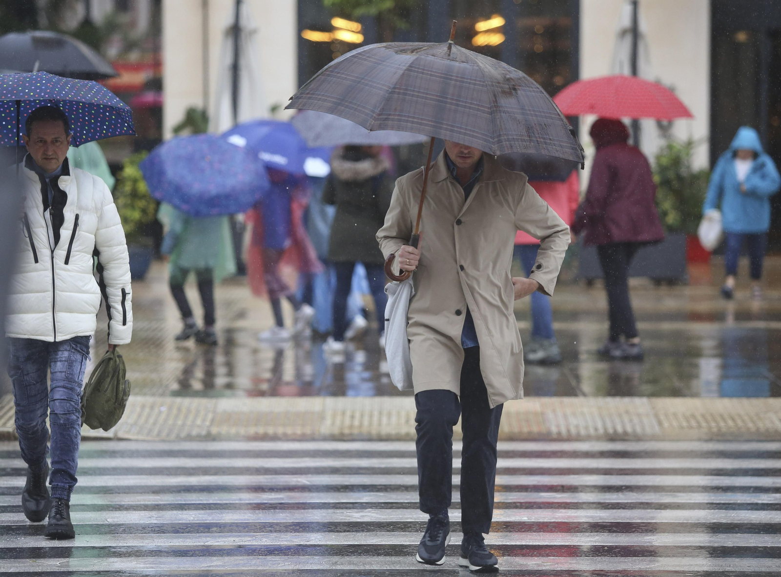 Las estampas que está dejando la lluvia en Málaga