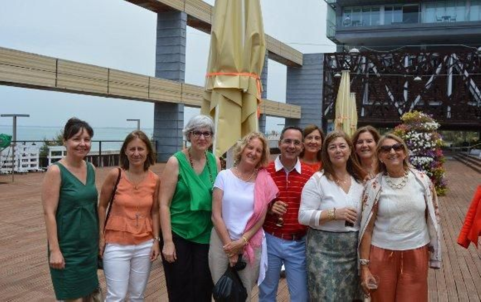 Pilar Rengel, Begoña Gallardo, Rocío y Patricia Fernández, Manuel Trujillo, Carmen Iglesias, Lupe Carrero, María José Guilloto y Marisa Ulibarri.

Foto: Ignacio Casas de Ciria