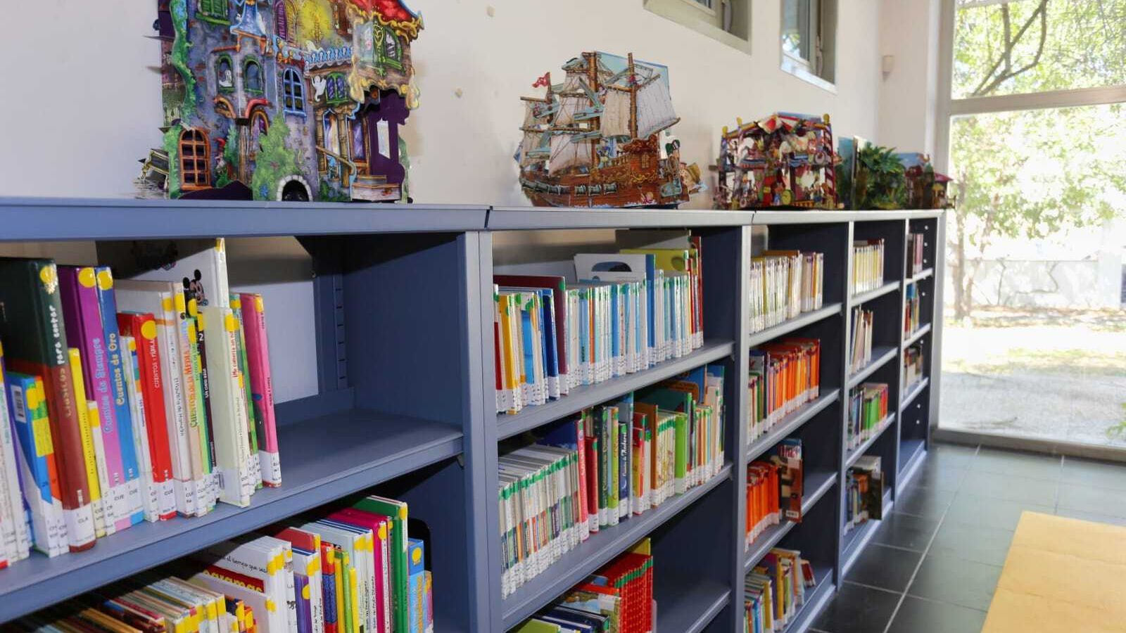 La biblioteca María Teresa León ya está preparada para acoger los talleres infantiles por el Día del Libro.