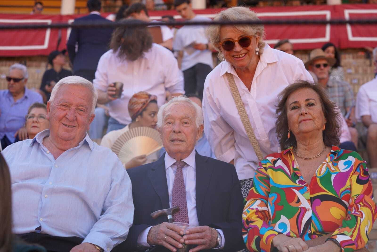 Ambiente en la Puerta del Príncipe en la corrida de El Juli, Daniel Luque y Pablo Aguado