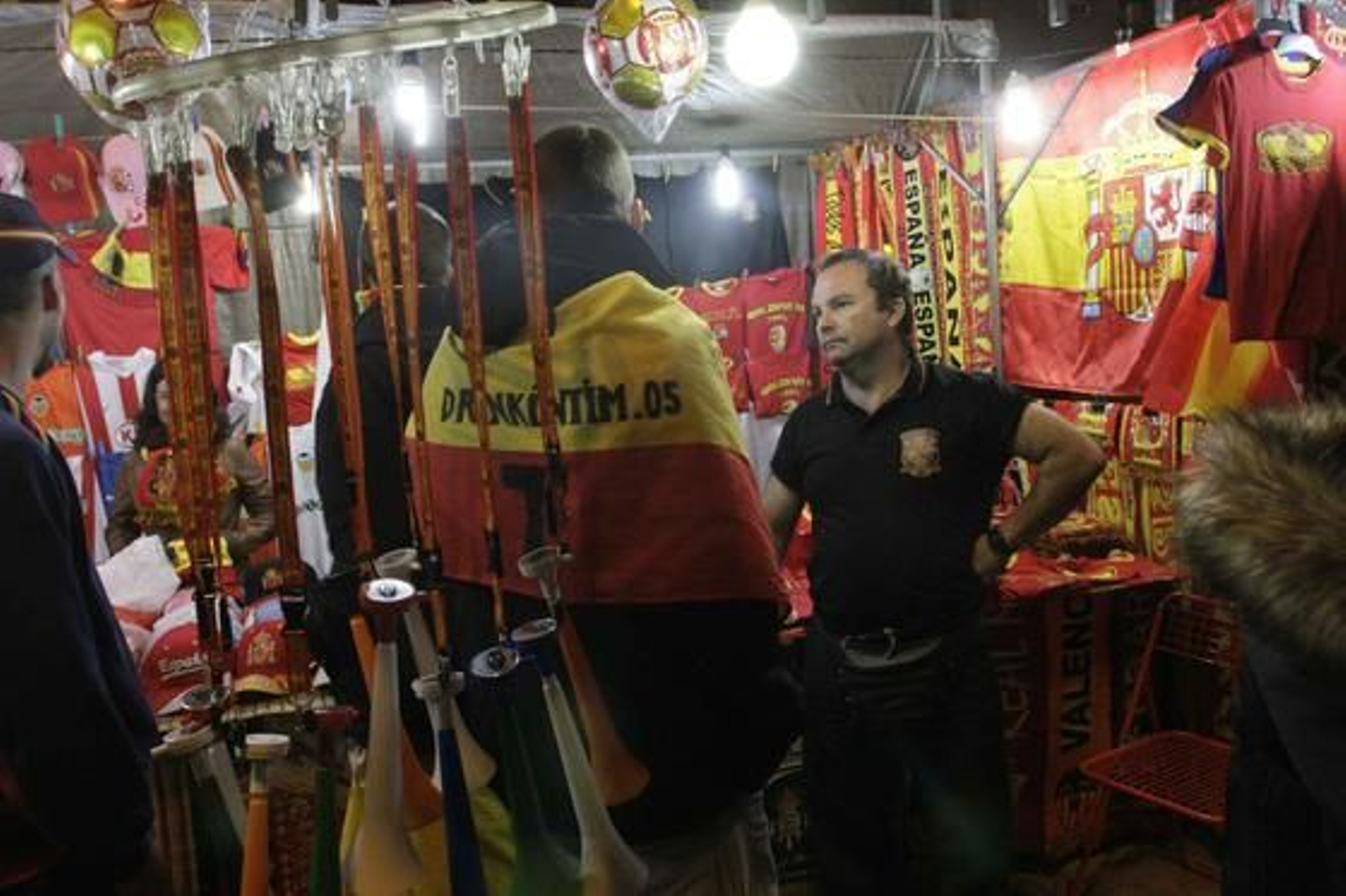 Los aficionados de la selección se volcaron con los jugadores en Granada.

Foto: Maria de la Cruz / Lucia Rivas