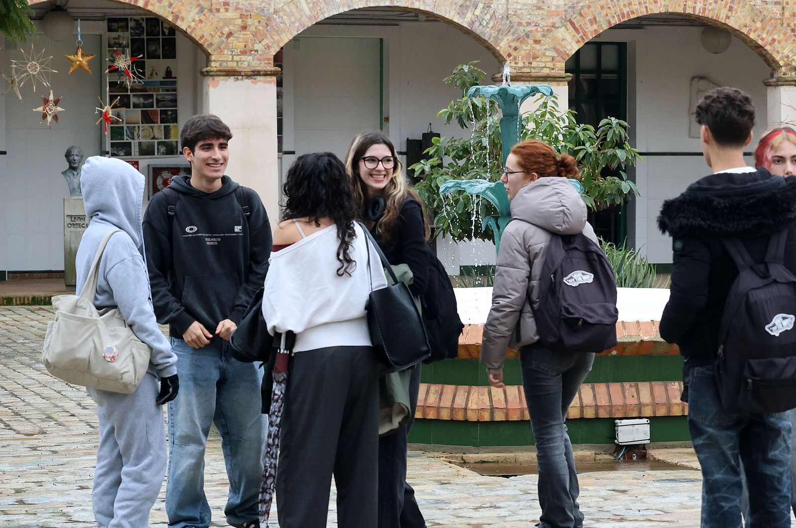 Fotografías de la colocación de la primera piedra de las obras de ampliación y reforma de la Escuela de Arte y Superior de Diseño León Ortega de Huelva