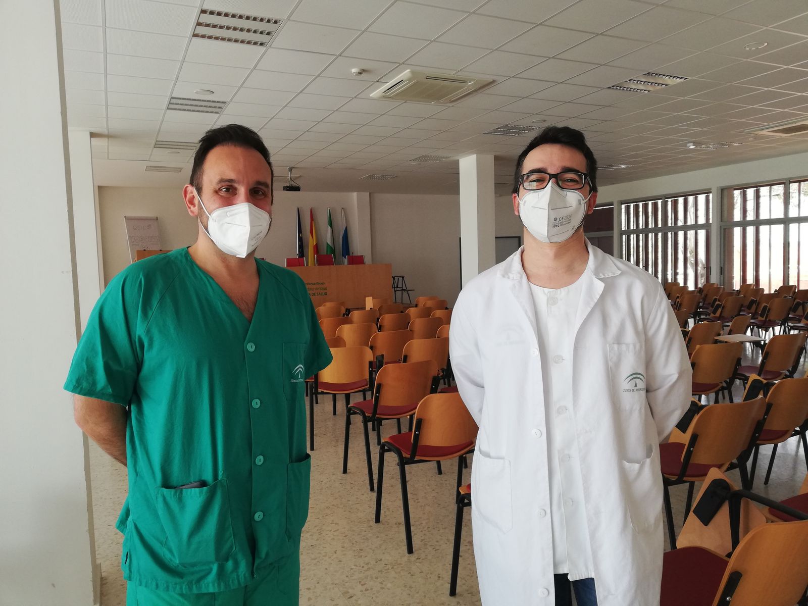 Los integrantes de la Comisión de Obesidad del Hospital Infanta Elena, David Molina y Manuel Martín.