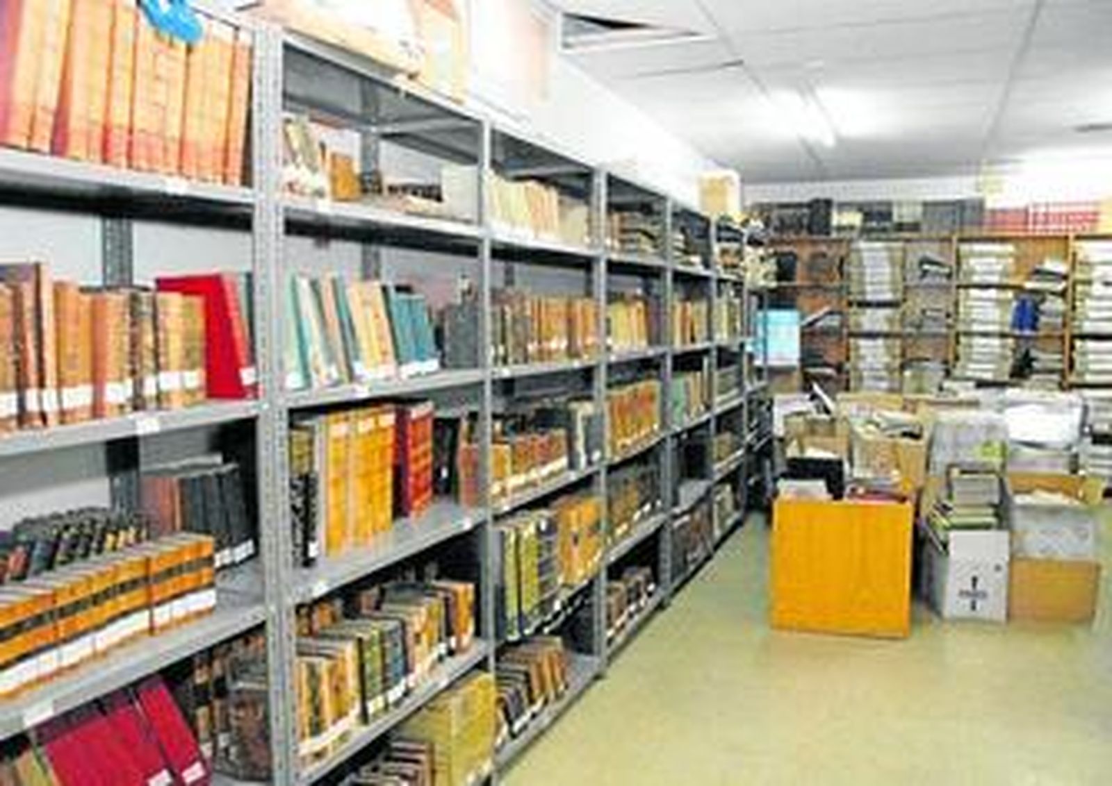 Histórica Biblioteca Lobo, que se custodia en el sótano de la biblioteca Luis Berenguer.