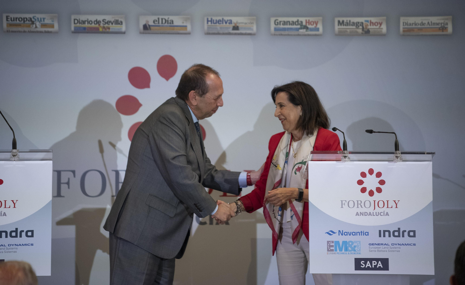 Las imágenes del Foro Joly con la Ministra de Defensa, Margarita Robles