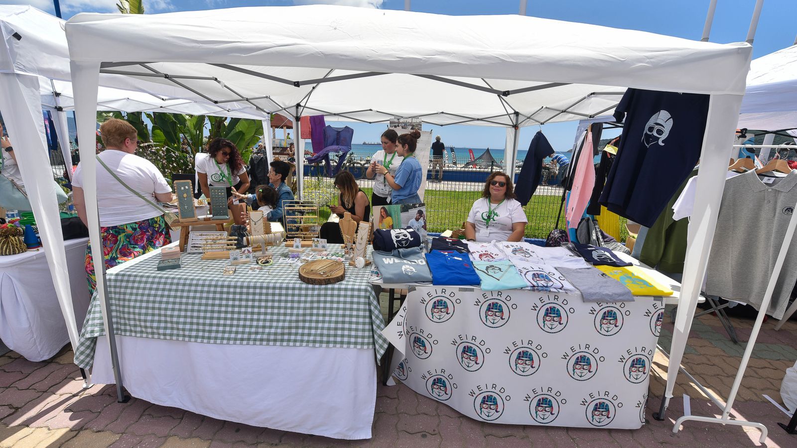 VII Outlet Surfero Solidario en la playa de Getares