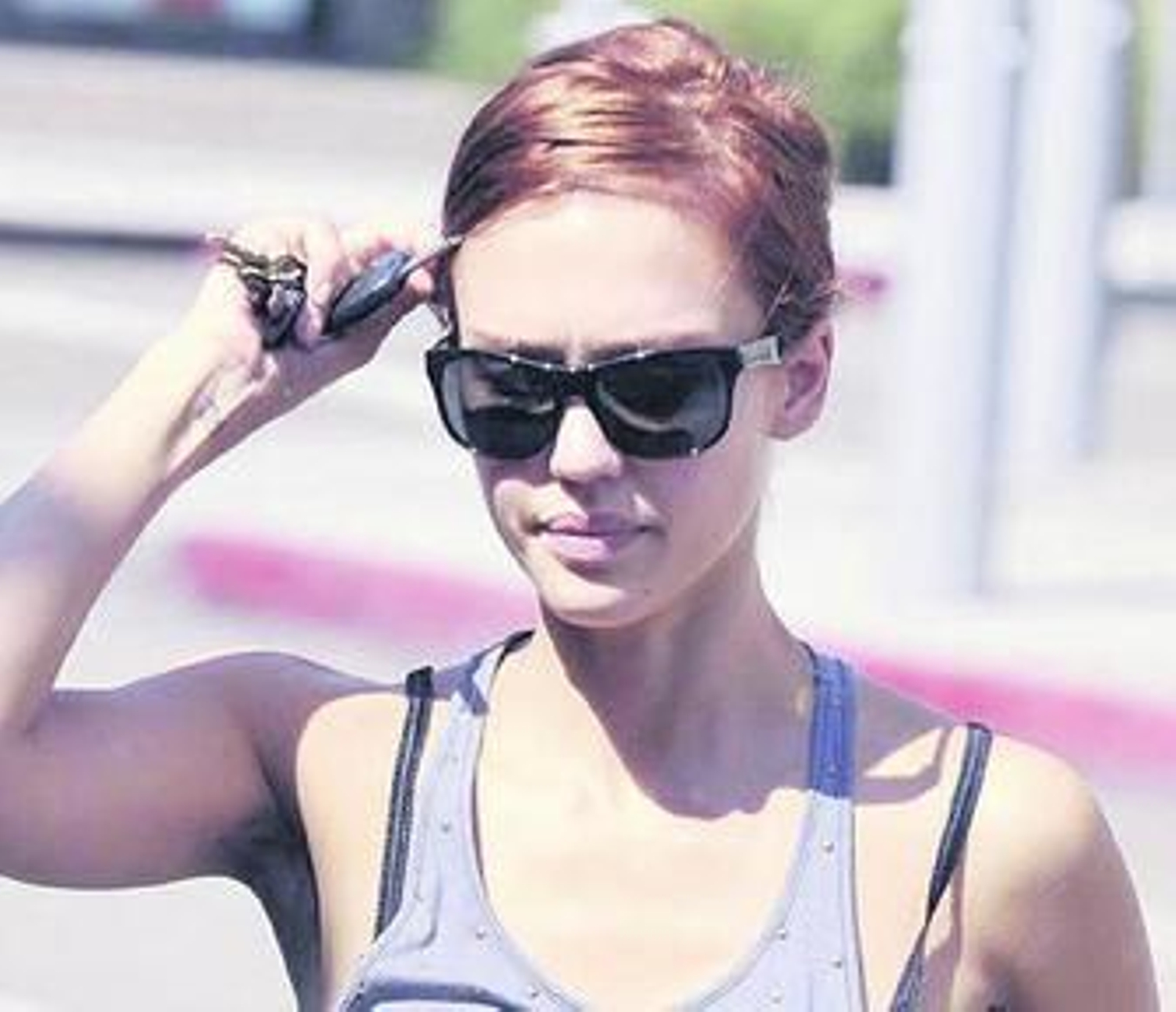 La actriz Jessica Alba cambia de 'look' por enésima vez