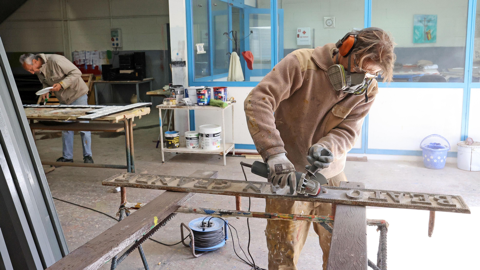 Trabajos de restauración del callejero de Jerez