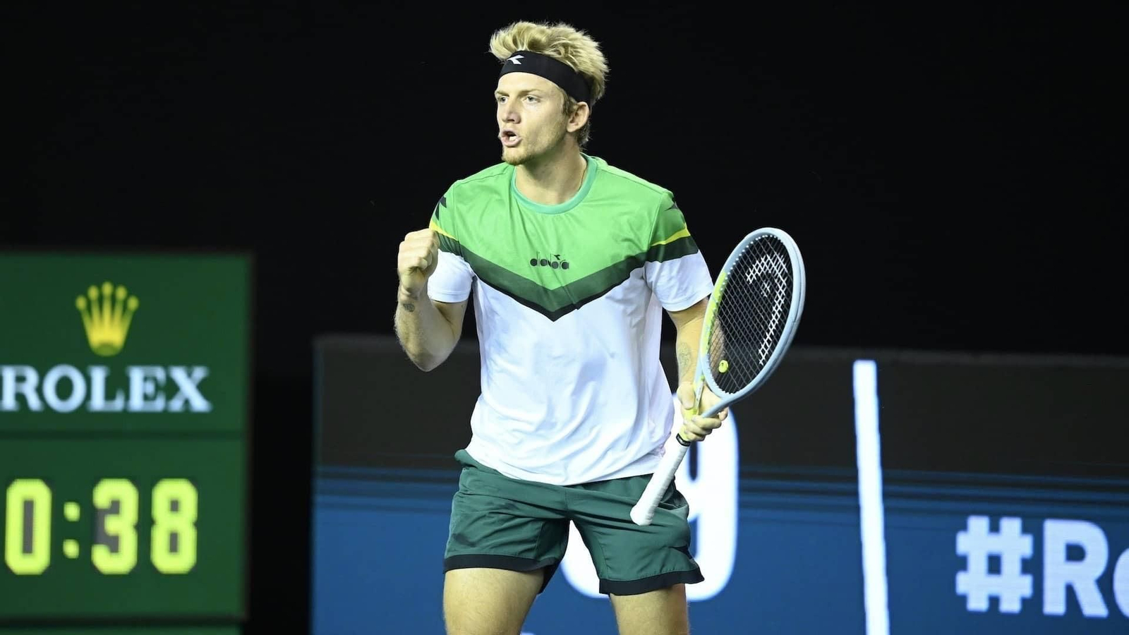 Alejandro Davidovich celebra en París.