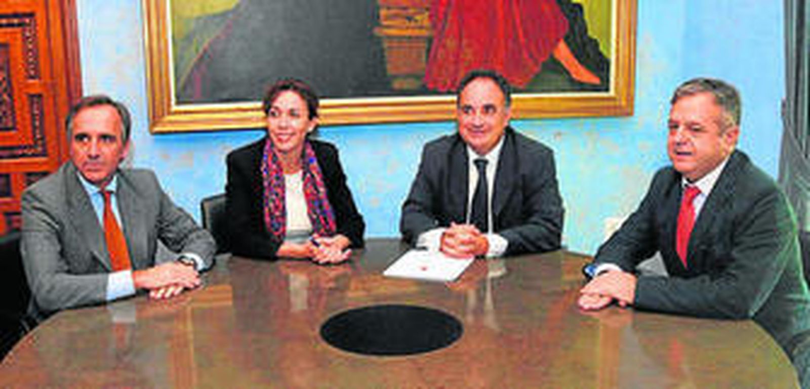 Responsables de la CHG y la Diputación firman ayer el acuerdo.