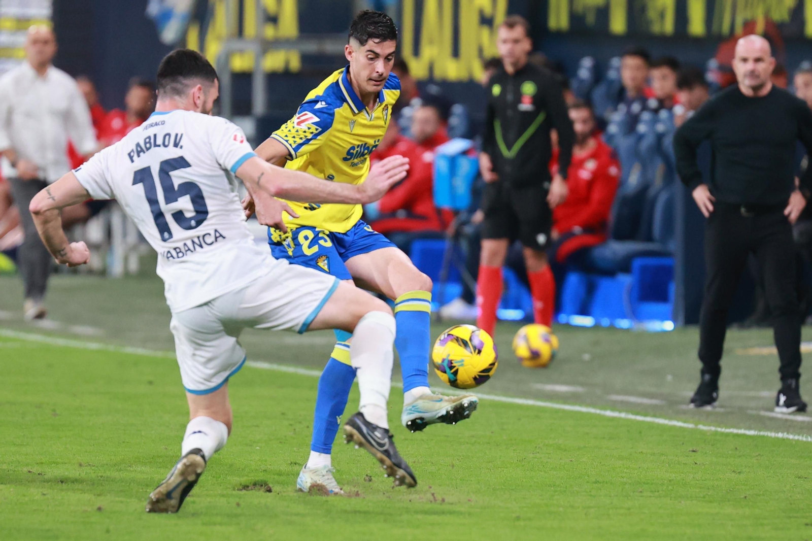 Búscate entre las imágenes del partido de fútbol entre Cádiz CF y Deportivo
