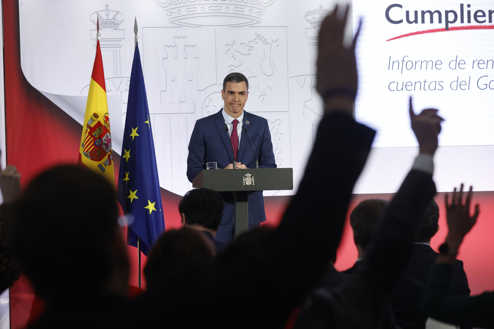 El presidente del Gobierno, Pedro Sánchez comparece antes los medios tras el Consejo de Ministros celebrado en el Palacio de La Moncloa en Madrid este martes.