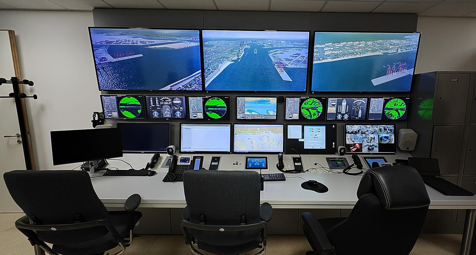 Sala de control del simulador del puente del CSMART