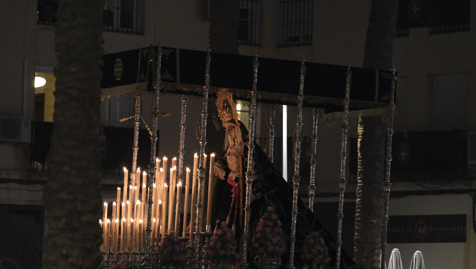 Procesión del Santo Entierro en Almería, en imágenes.