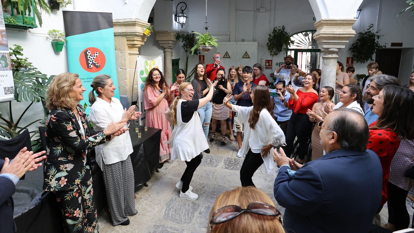 Presentación de Amistades sin fronteras, de Kriatura Jerez