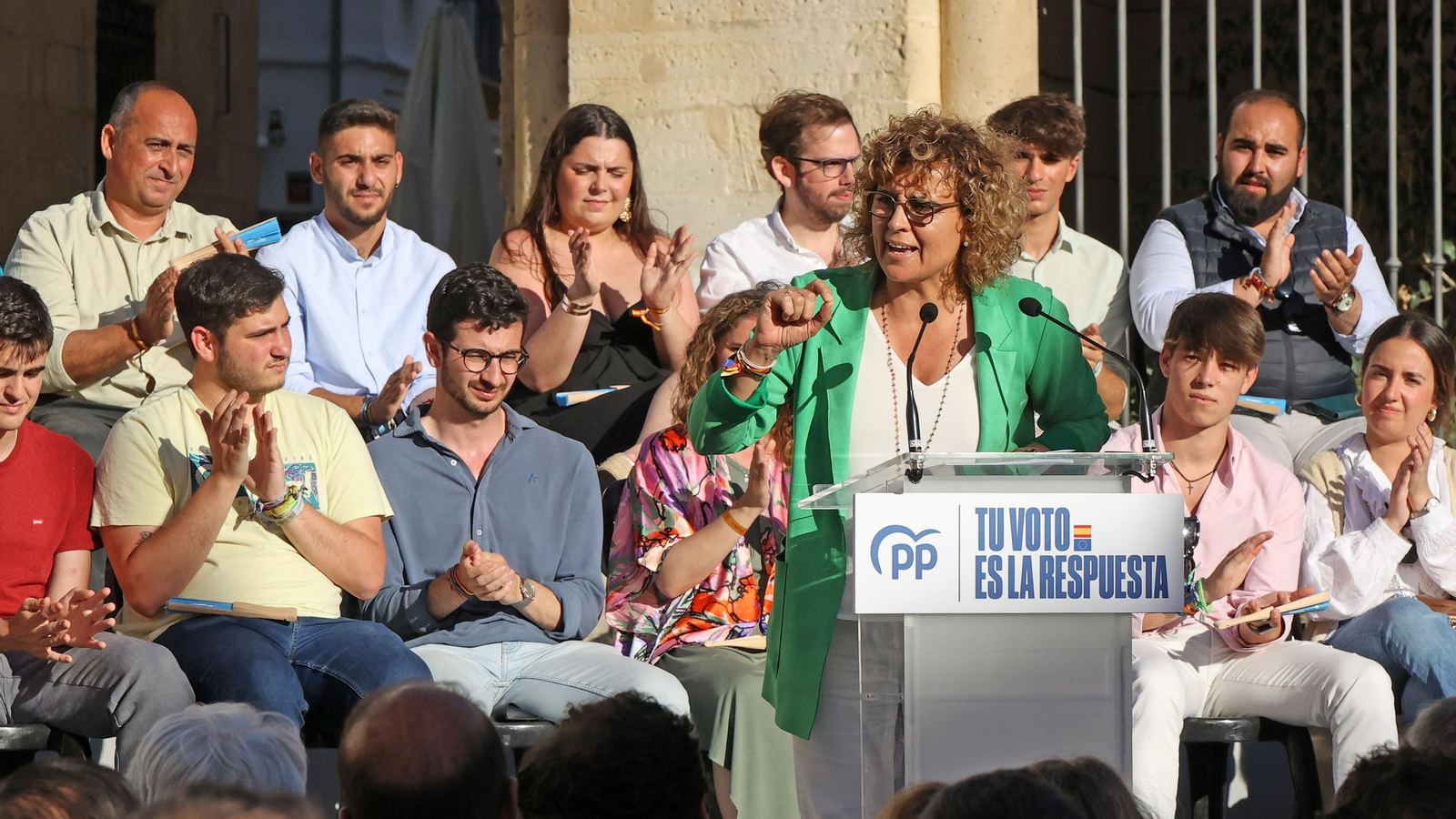Dolors Montserrat, en campaña de las Europeas en Jerez