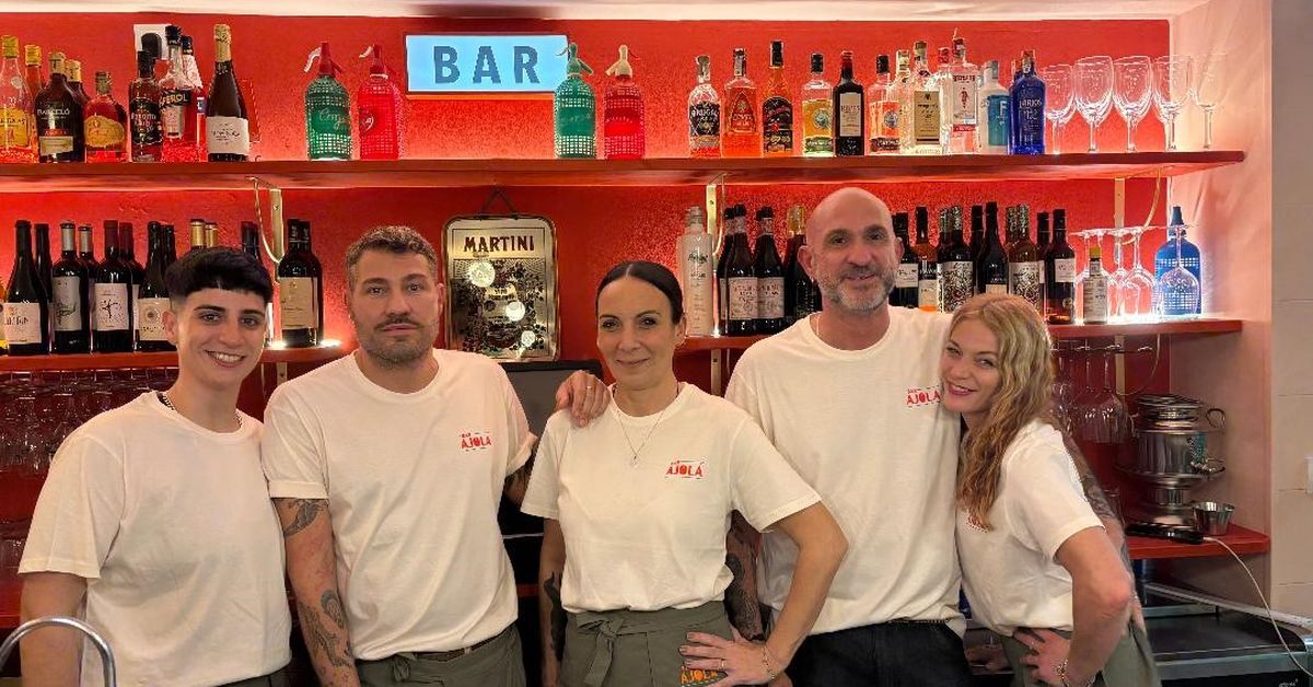 Inauguración del Bar 'Ajolá' en Cristóbal Colón