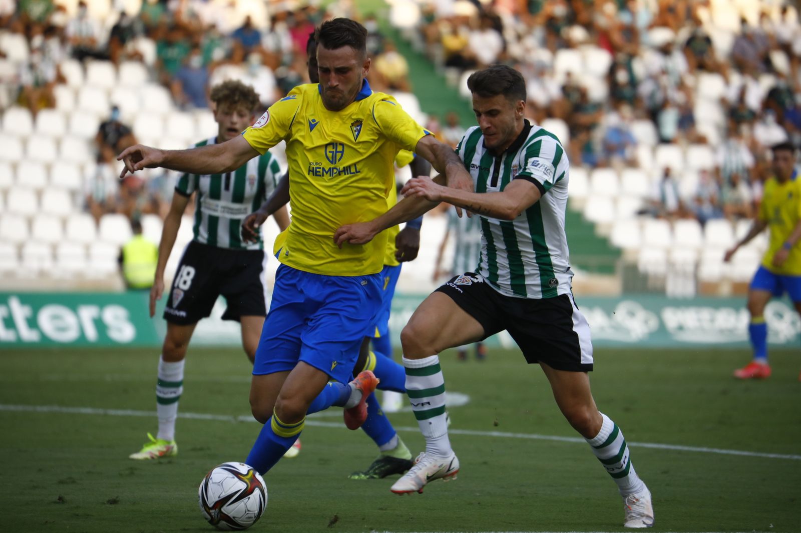 La victoria del Córdoba CF ante el Cádiz B, en imágenes
