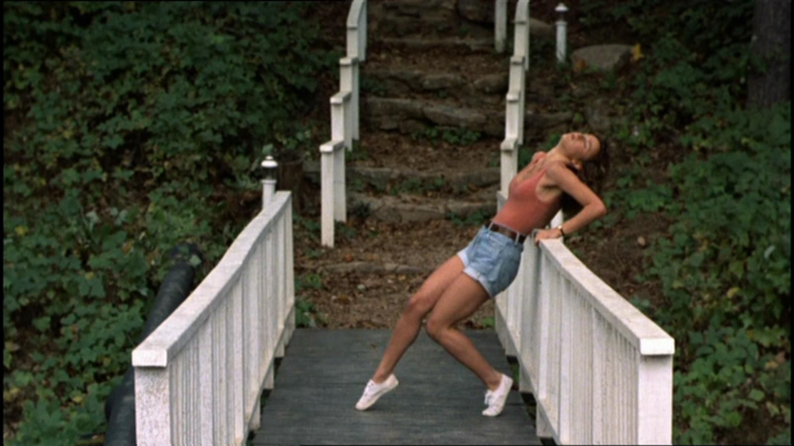 Las Kleds blancas de Baby (Jennifer Grey) en 'Dirty Dancing' (1987). 10 zapatos icónicos del cine