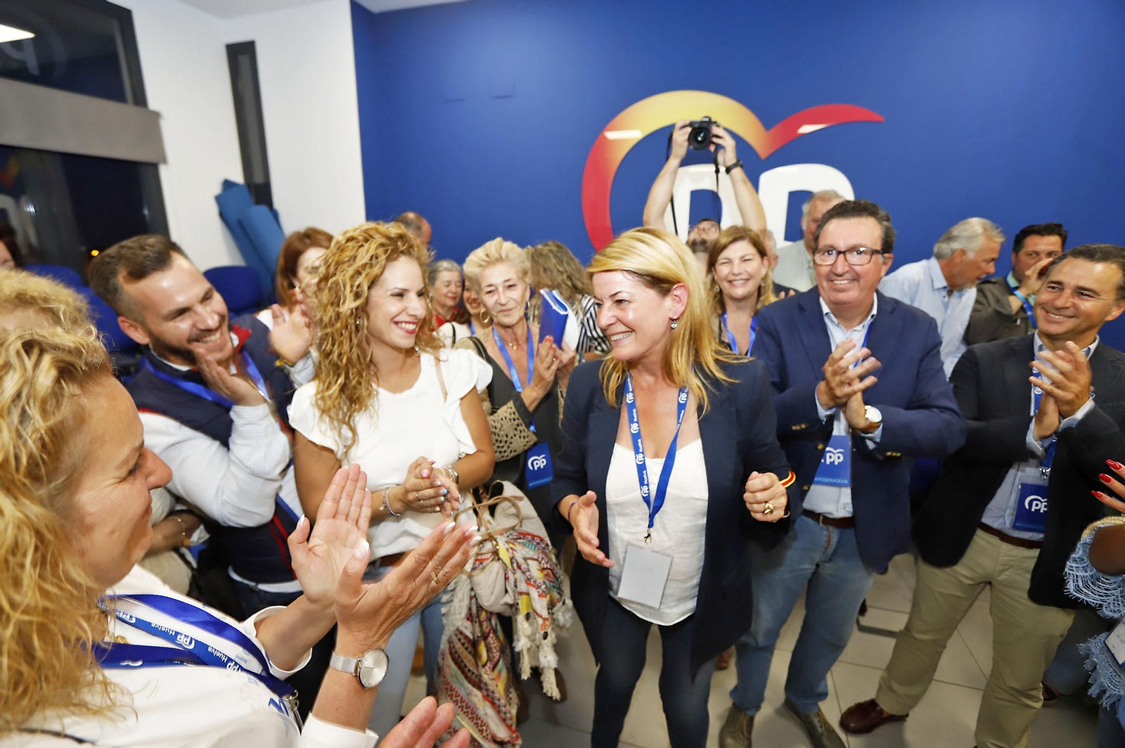 Elecciones 2023: Imágenes de la celebración por la vitoria de Pilar Miranda en las elecciones Municipales de Huelva
