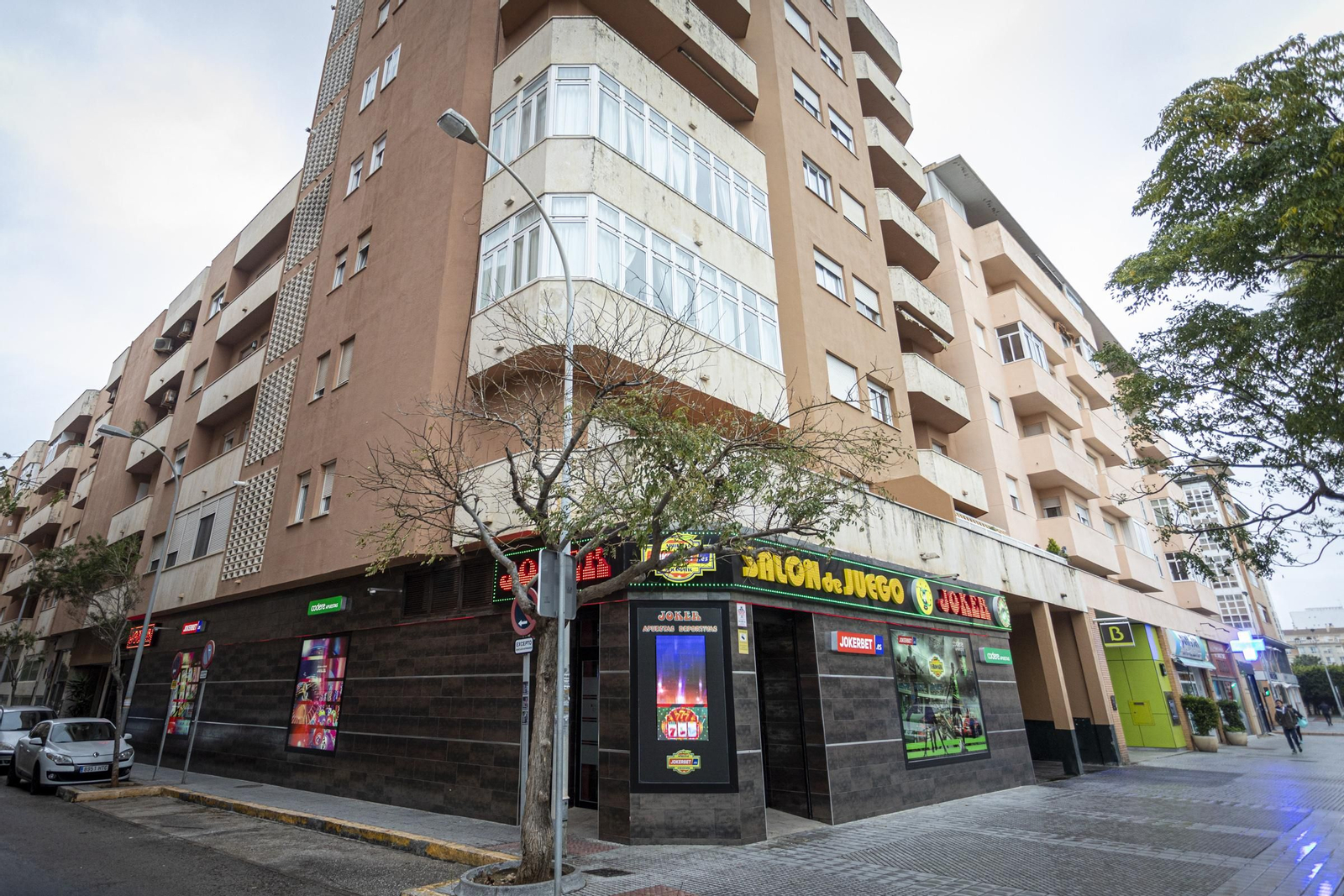 Una de las casas de apuestas situadas en la capital gaditana.