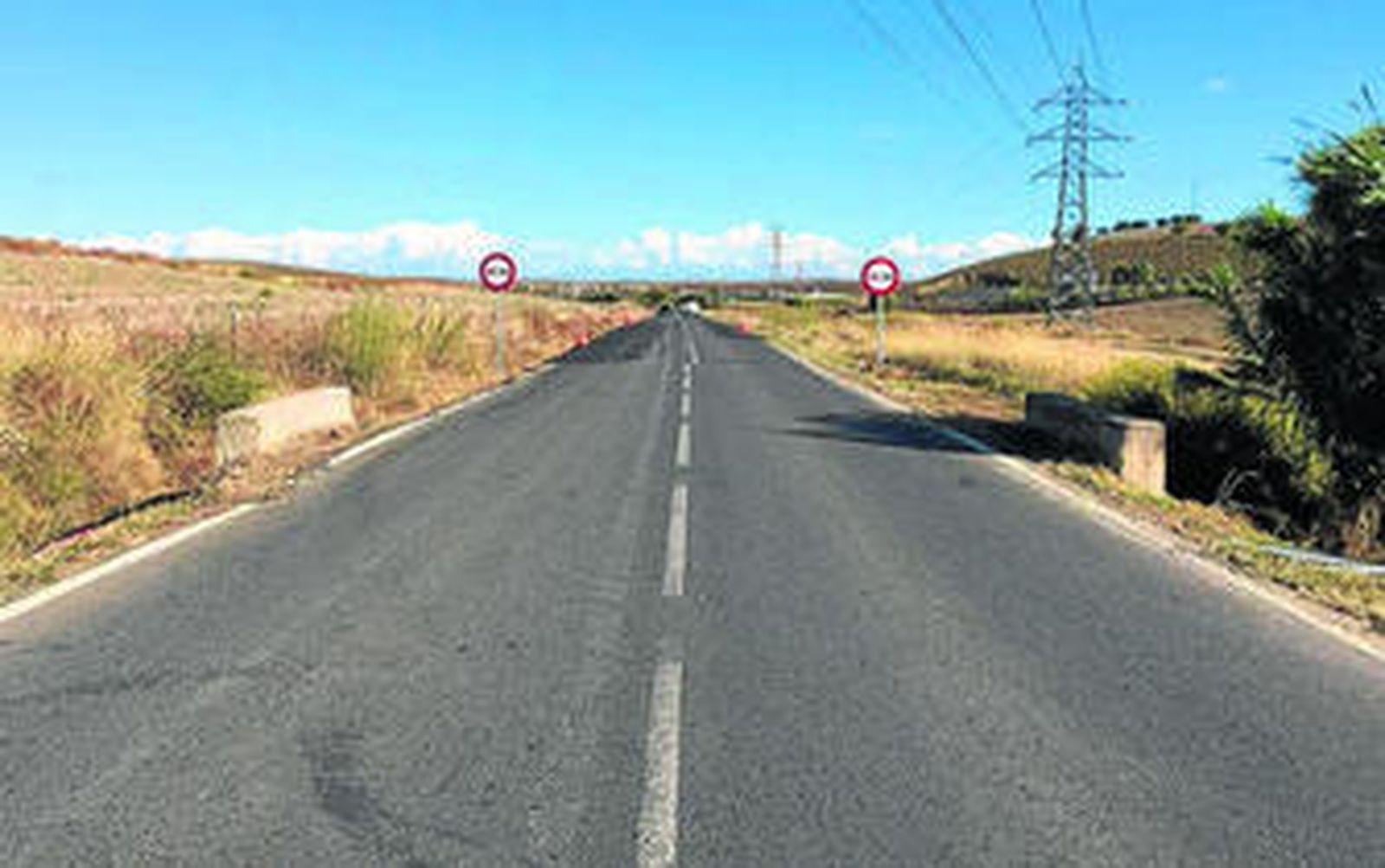 Los populares consideran que las obras de mejora ejecutadas en la carretera de Trebujena son "chapuceras".