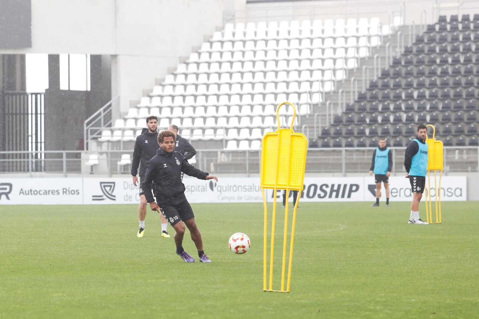 Las fotos del entrenamiento de la Balona previo a su final con el Villanovense
