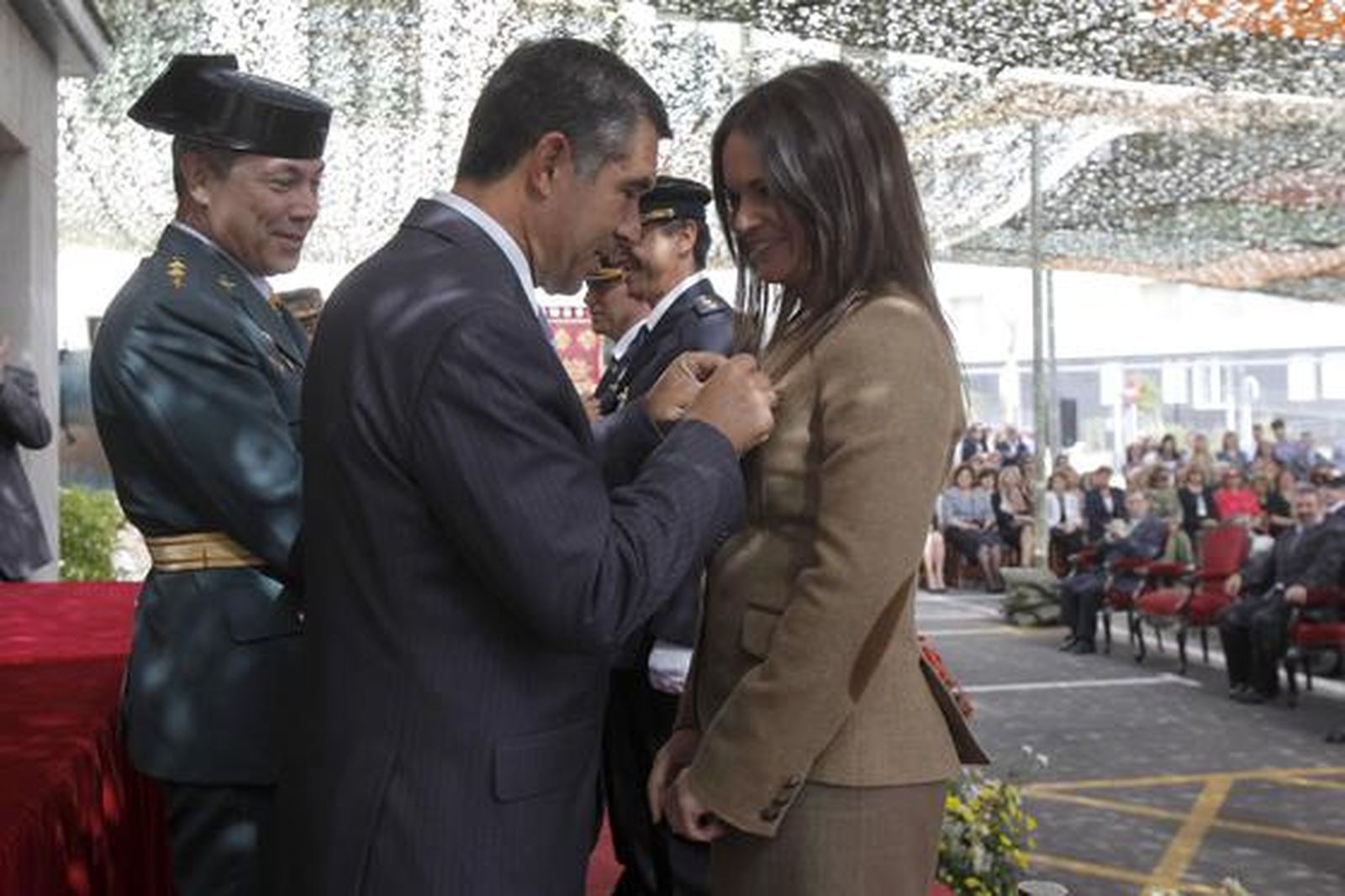 La Comandancia de la Guardia Civil de Cádiz celebra la festividad de su Patrona, la Virgen del Pilar.

Foto: Jesus Marin