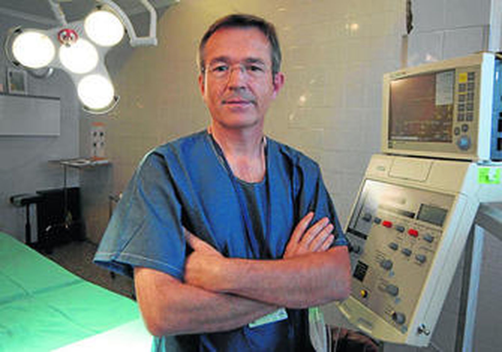 Tomás Gómez Cía, jefe de Cirugía Plástica y Quemados.