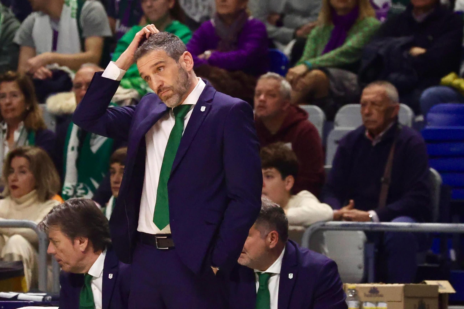 Ibon Navarro, durante el Unicaja-Covirán.