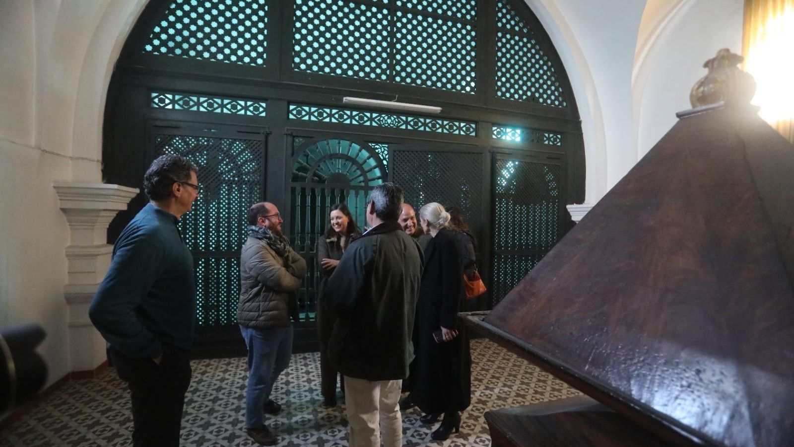 Visita al interior de la capilla de las Capuchinas.
