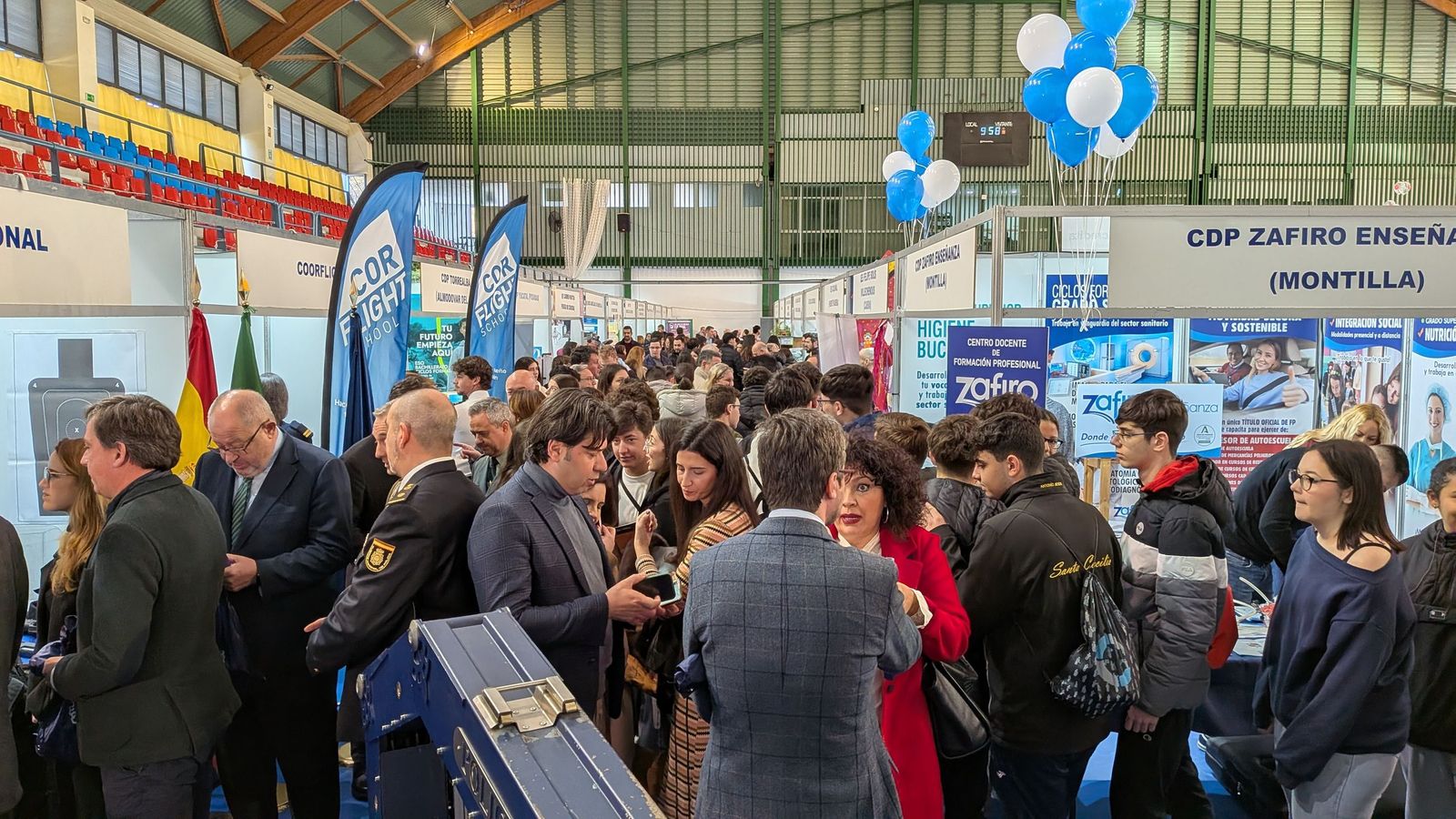 El Salón del Estudiante de Lucena, en imágenes