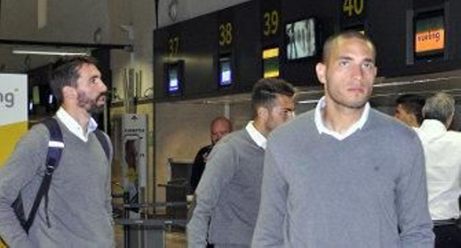 Braian Rodríguez, que puede ser la gran novedad hoy en el once inicial, en el aeropuerto de San Pablo. / Manuel Gómez