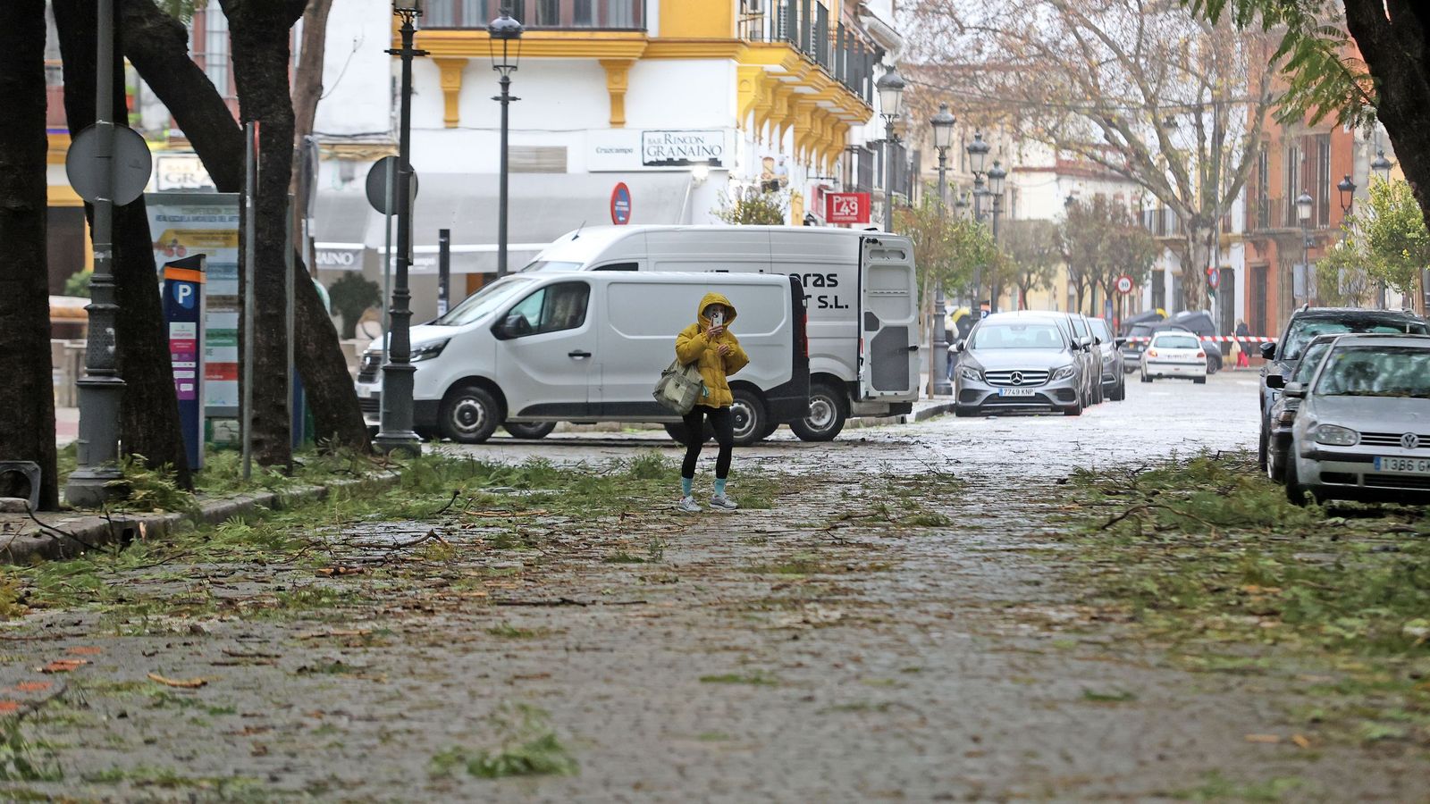 Imágenes del paso de la borrasca Kristin por el centro de Jerez
