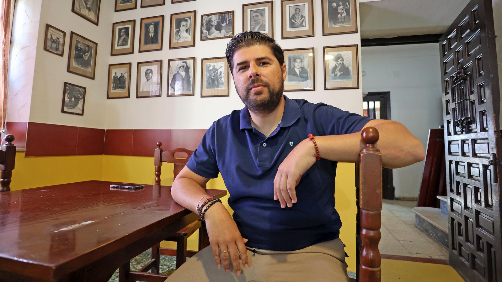 Manuel Valencia posa para Diario de Jerez en el Volapié.