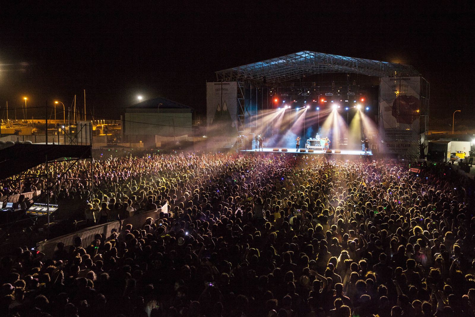 La primera convocatoria del festival reunió a 30.000 asistentes.