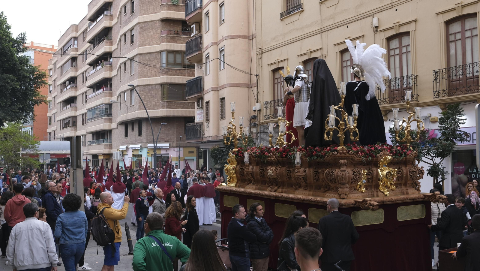 La procesión de Coronación en Almería, en imágenes