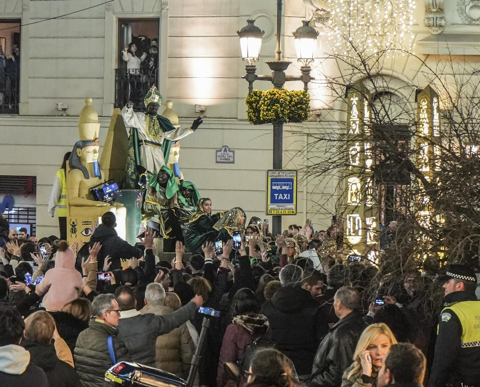 La cabalgata de los Reyes Magos de Granada, en imágenes