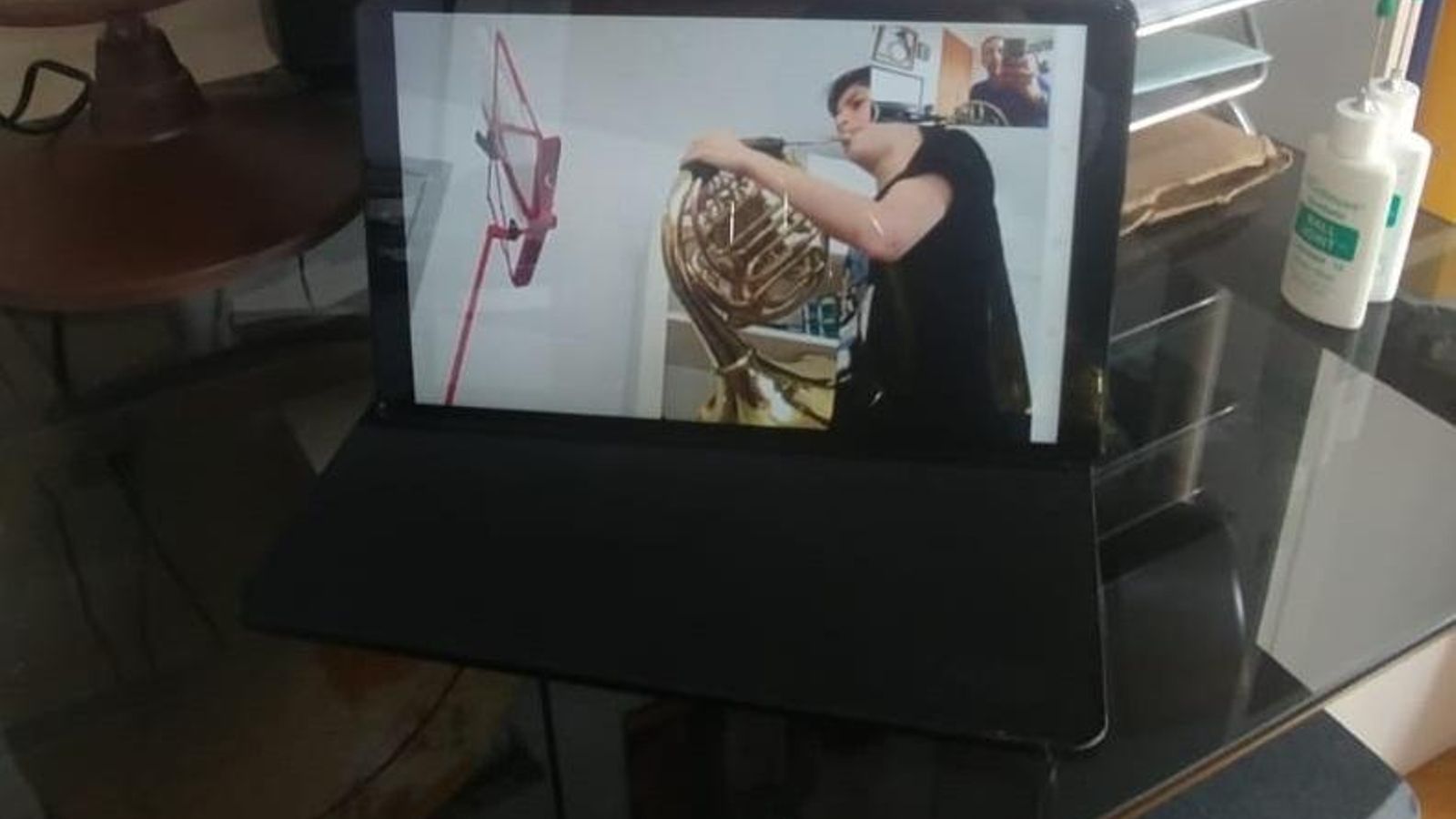 Una clase virtual del Conservatorio Músico Ziryab.