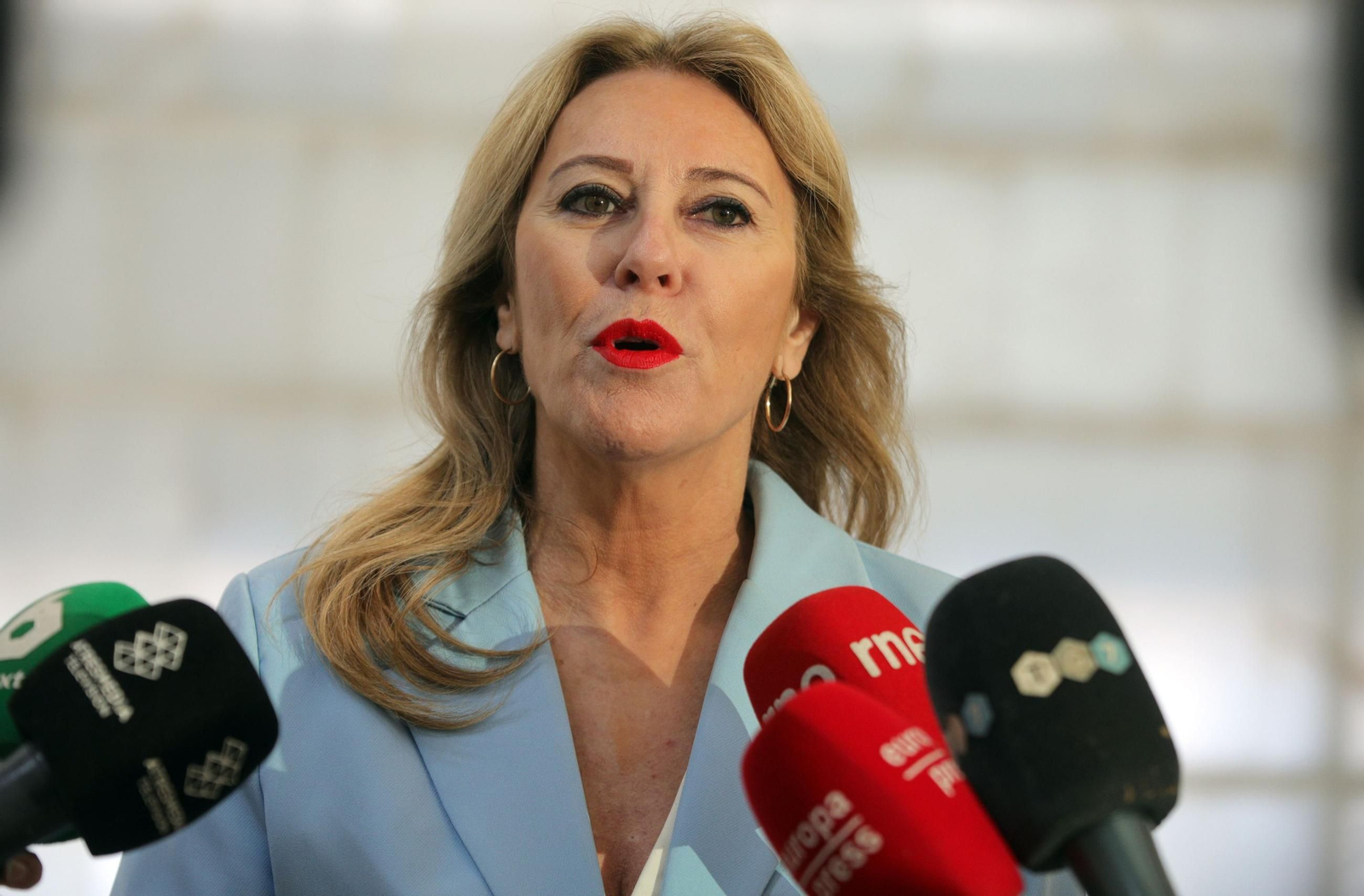 La portavoz del Gobierno andaluz explica en Granada las medidas para los afectados por la DANA.