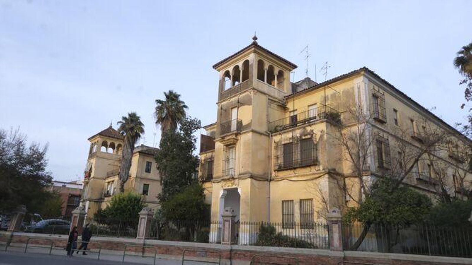 Antiguos pabellones militares en ronda del Marrubial.