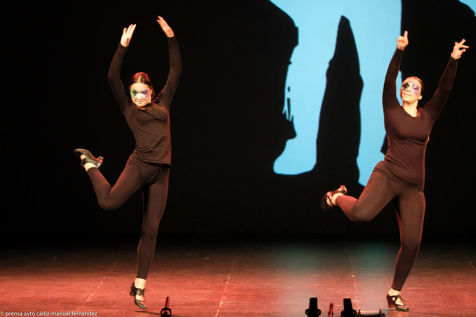 La final comenzó con un homenaje a Juan Carlos Aragón y Manolo Santander a cargo de los alumnos de la Escuela de Artes Escénicas Marta Ortiz.