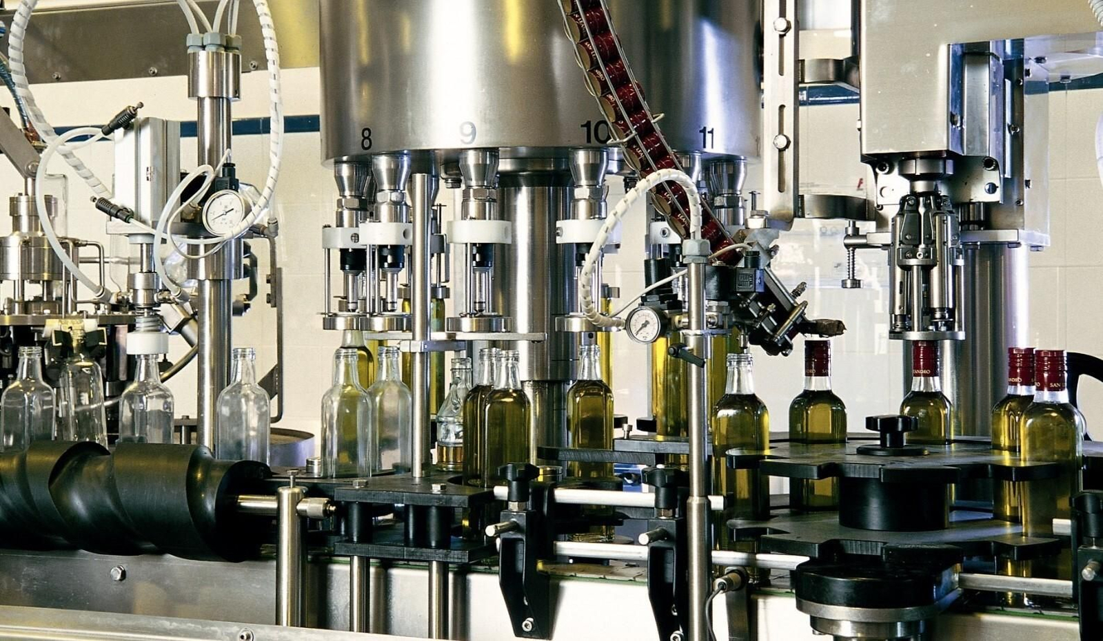 Planta embotelladora de aceite de oliva. Planta embotelladora de aceite de oliva.