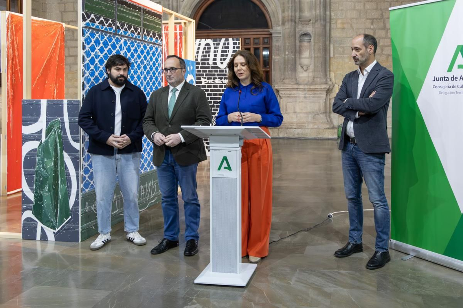 Inauguración de la exposición 'Sombras de bestias y coches'